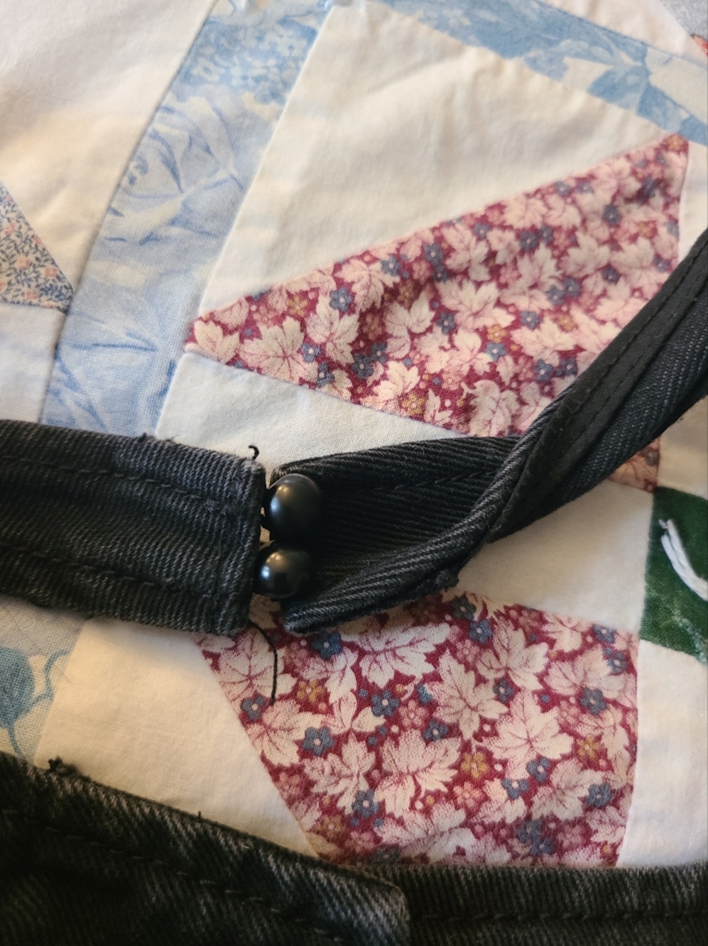 PrettyLittleThing Black Denim Button Front Crop Halter Top - Picture 4 of 7